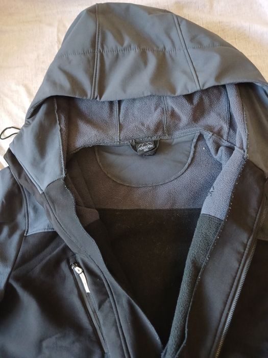 Продам 2зимние,одну осеннюю бу куртки не дорого