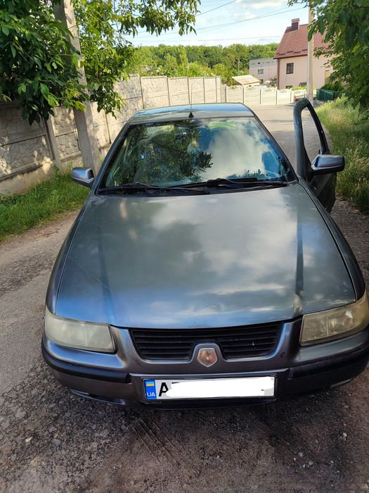 Samand iran khodro EL. на основі Peugeot 405