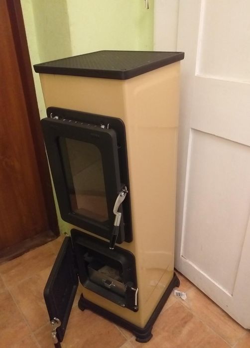 Piecyk Kominek Koza wolnostojący Thorma Bozen szamot, żeliwo