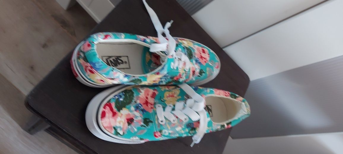 Классные кеды Vans off the wall