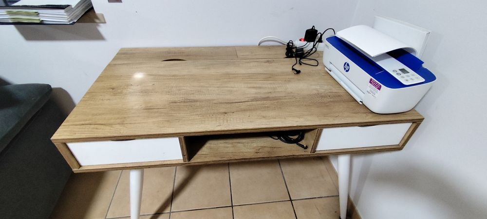 Secretária 110*60 com gavetas