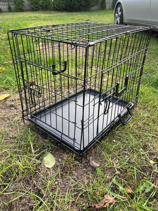 Czarna klatka dla psa