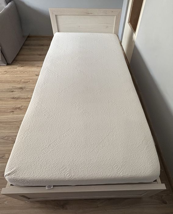 Łóżko jednoosobowe