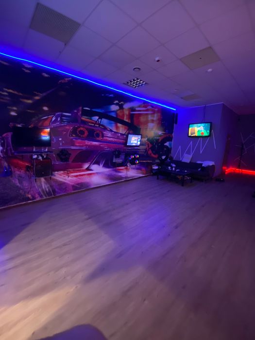 . Sprzedam klub wirtualnej rzeczywistości.