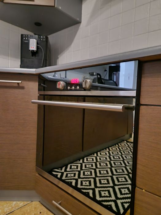 Meble kuchenne  zestaw z  piekarnikiem, płytą, okapem i zlewozmywakiem