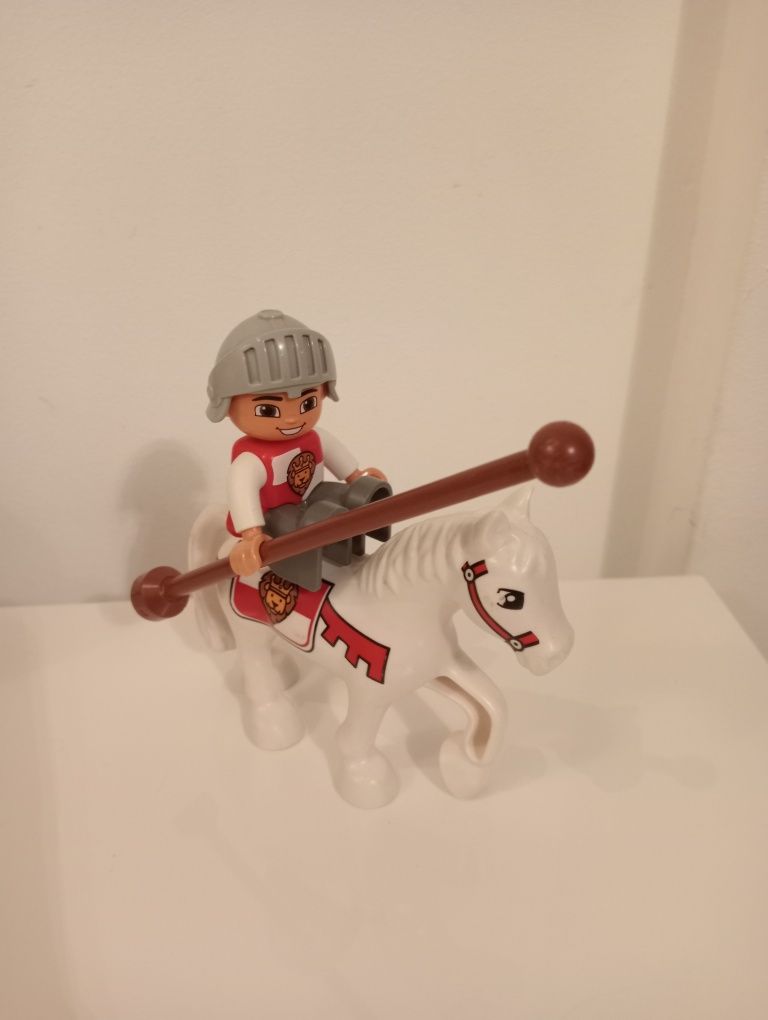 LEGO Duplo zestaw zamek skarb rycerze powóz konie