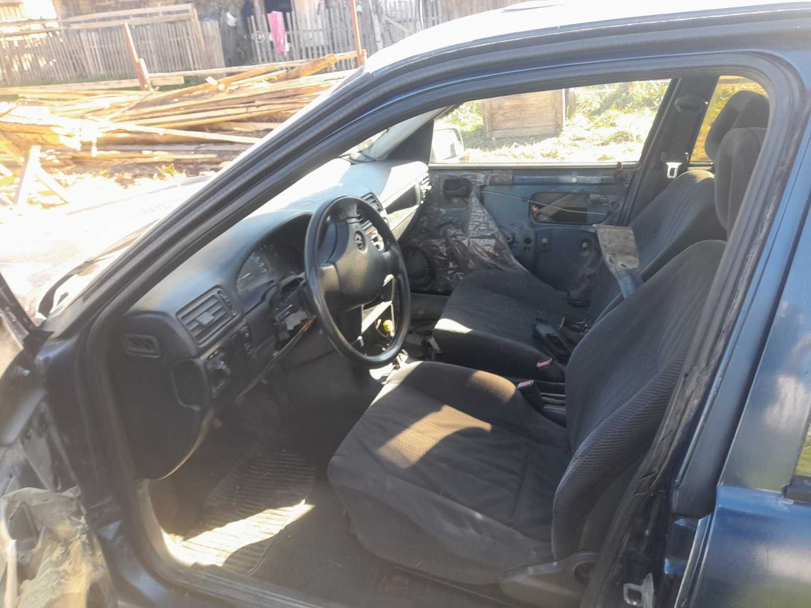 Опель Вектра А (1.6 ,мотор під ремонт) Opel Vectra A