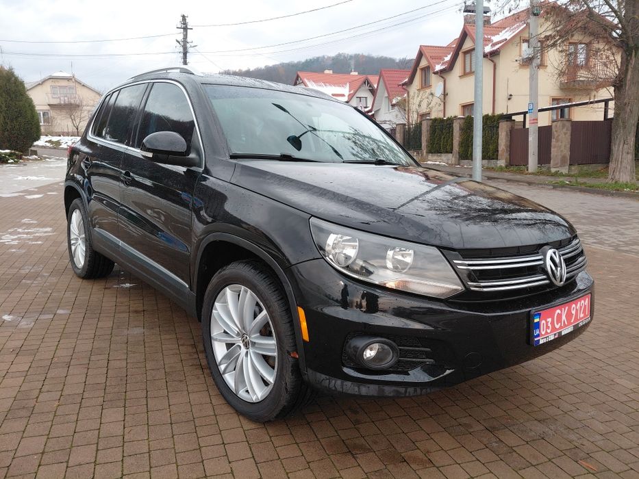 Продаю tiguan 2012 р машина обслужена автомат