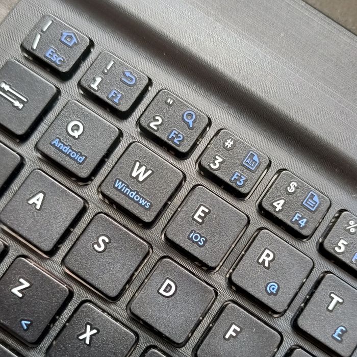 Capa com teclado para tablet de 7 polegadas ou 8 polegadas
