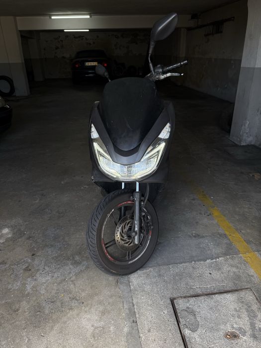Vendo pcx 2014 com algumas marcas de uso