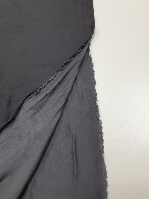 Tkanina czarna cieńka delikatna szer.146 cm.