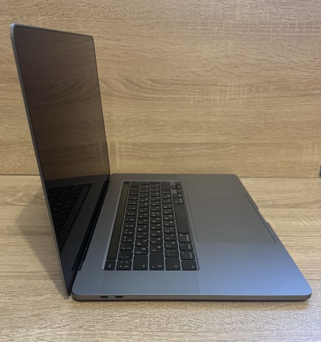 Apple MacBook Pro 16 (A2141) 16″ i7-9750H, 16Gb RAM, 512Gb SSD, 2021р