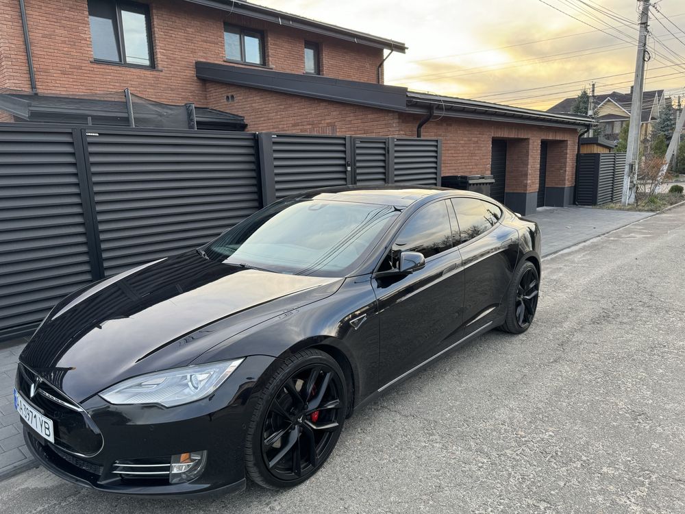 Tesla model s p85d