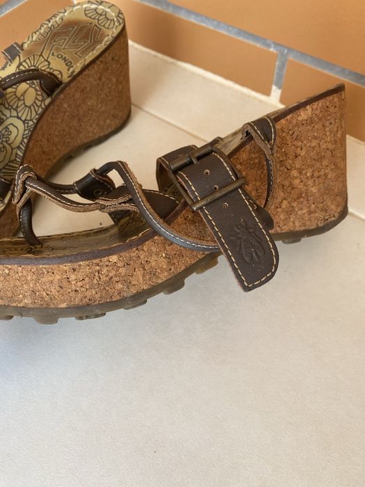 Sandálias de cunha marca Fly