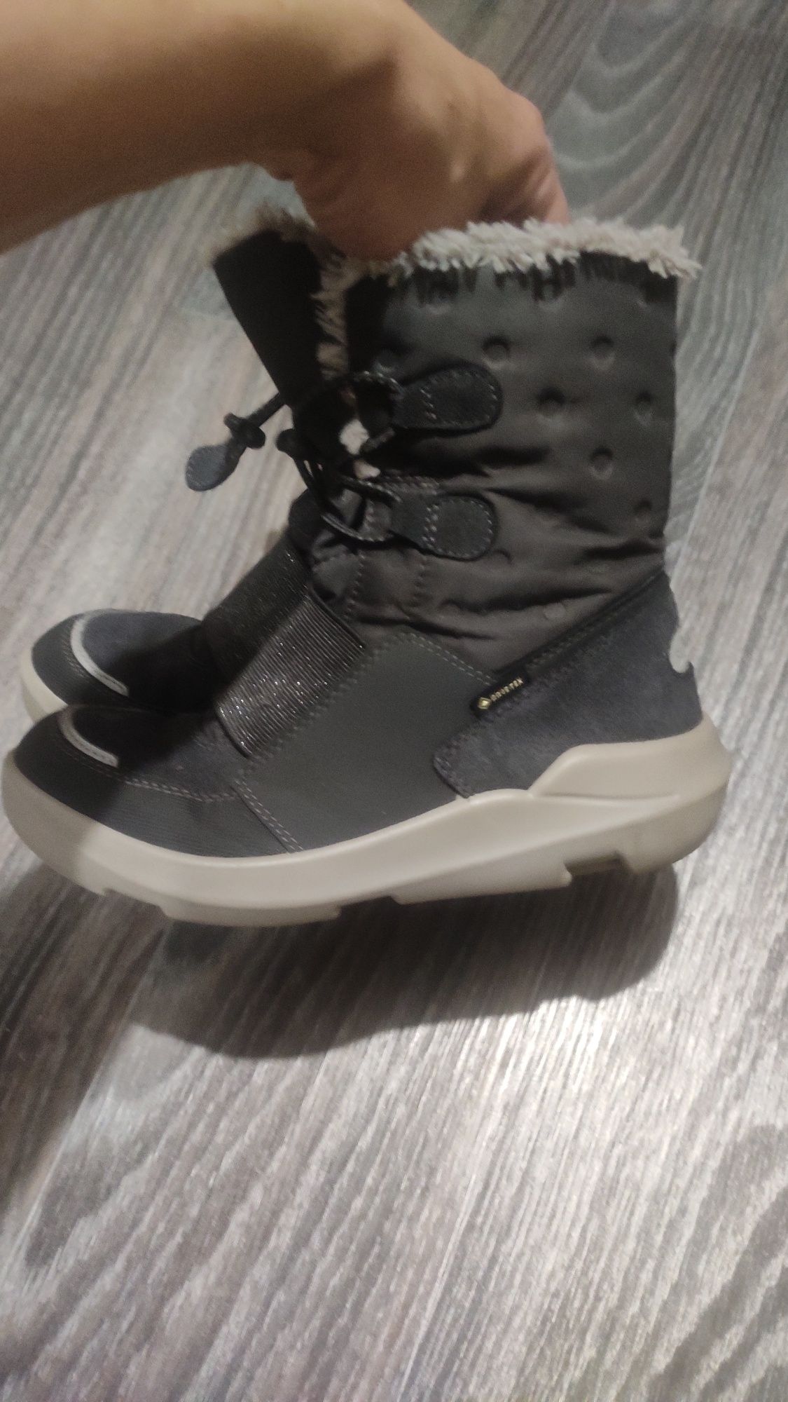 Зимові сапожки, черевики Gore- tex Superfit для дівчинки