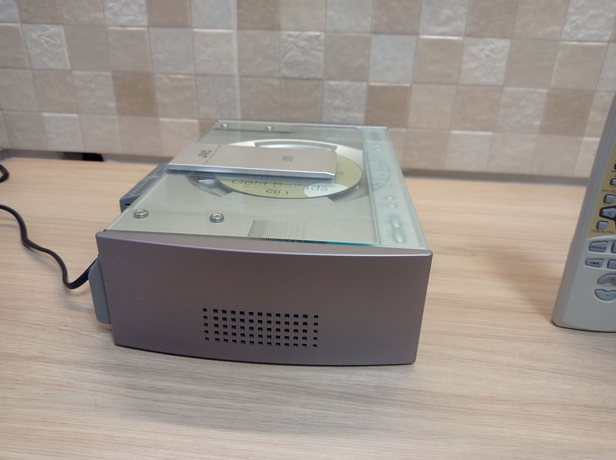 JVC FS-SD9R в идеальном состоянии. Пульт в комплекте.