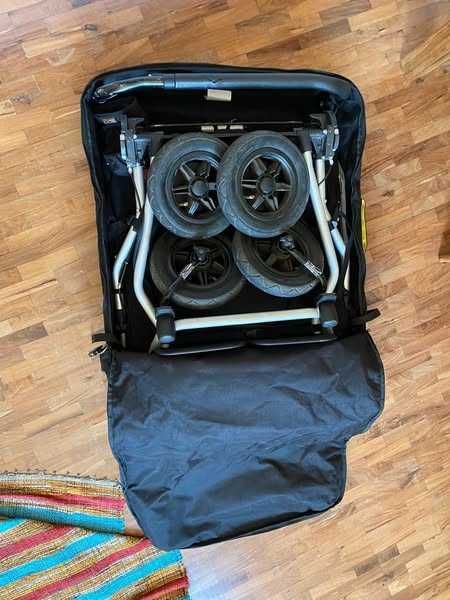 Carrinho duplo - gémeos Mountain buggy