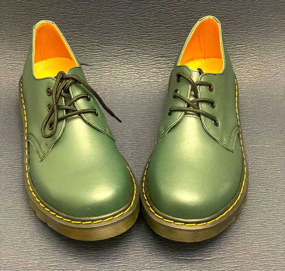 Glany półbuty zielone eleganckie skórzane  unisex martensy oxfordki