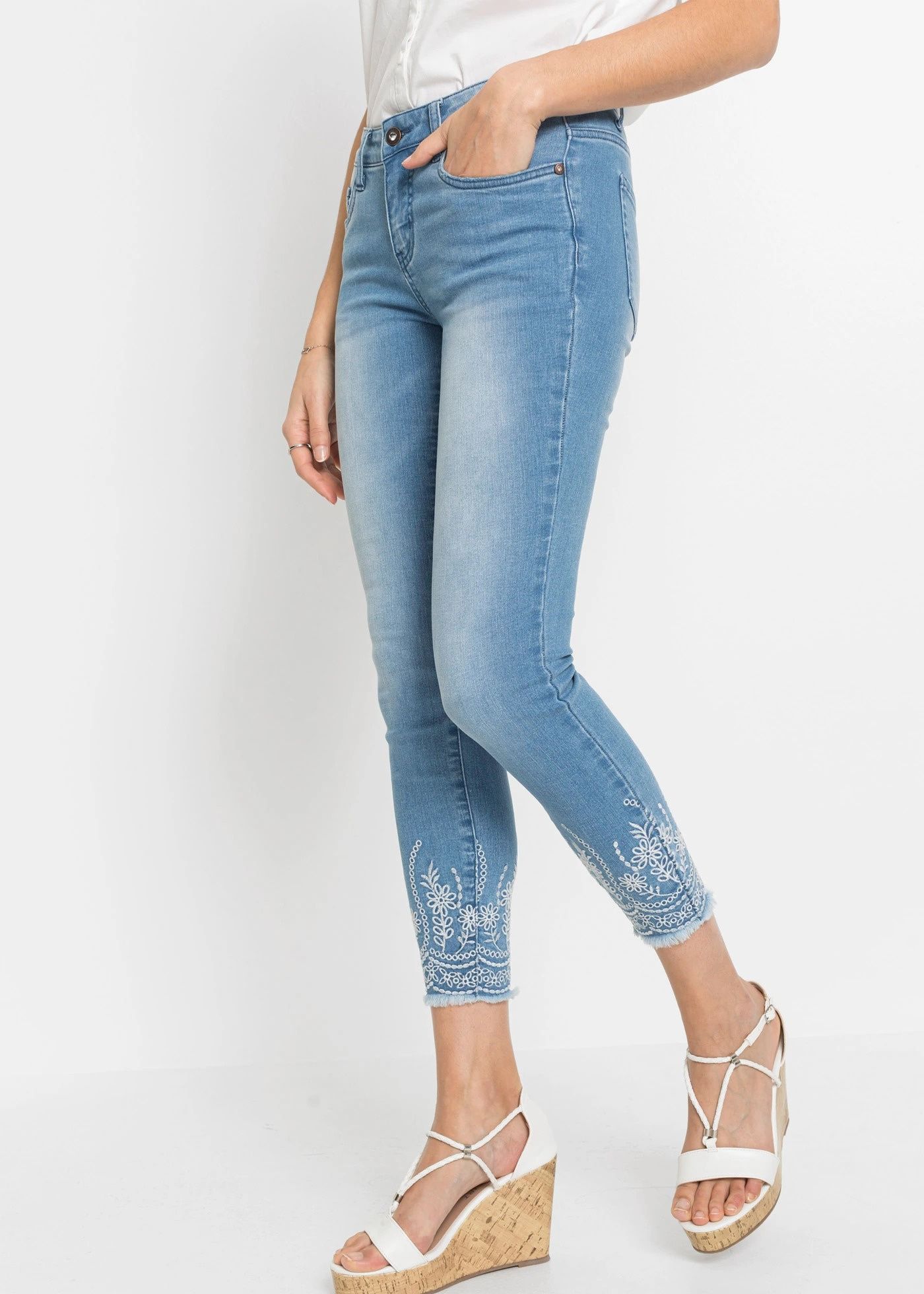 B.P.C jeansy damskie 3/4 z haftem skinny ^46