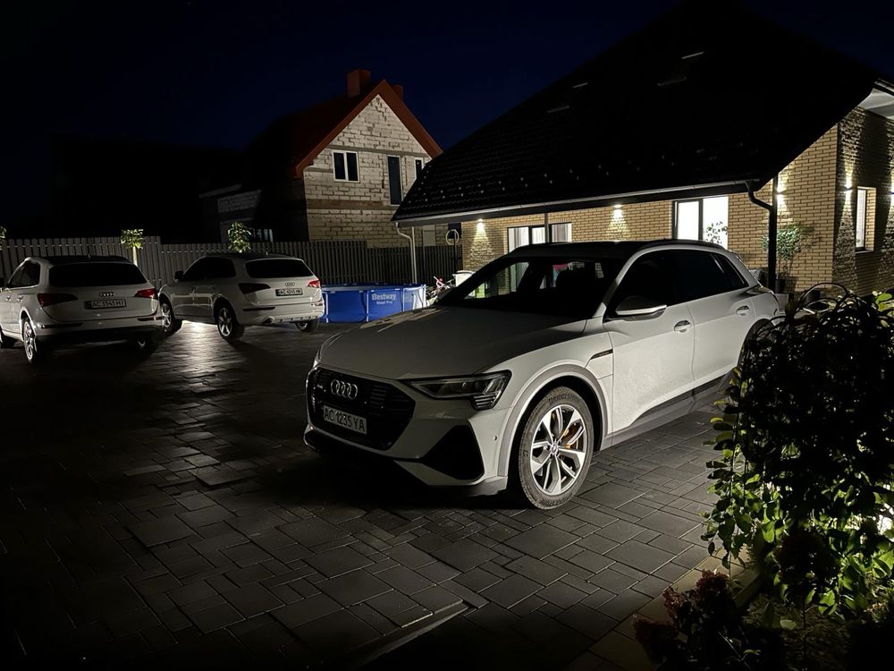 Audi e-tron 2021 95 kWh (408 к.с.) Quattro • S-Line