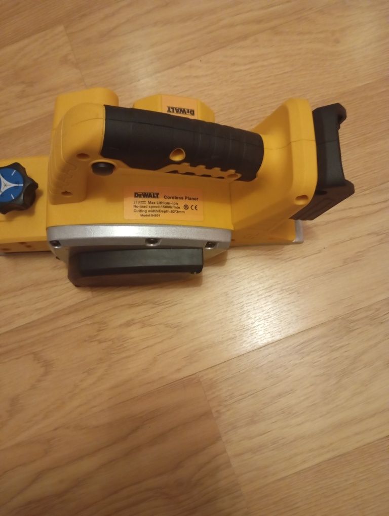 Інструмент під DeWalt акамулятори