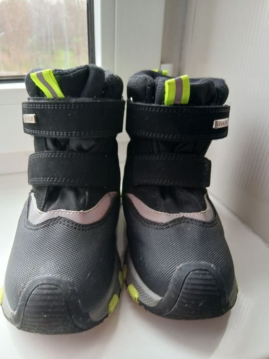 Чобітки дитячи для хлопчика р. 28, б/У, у гарному стані.