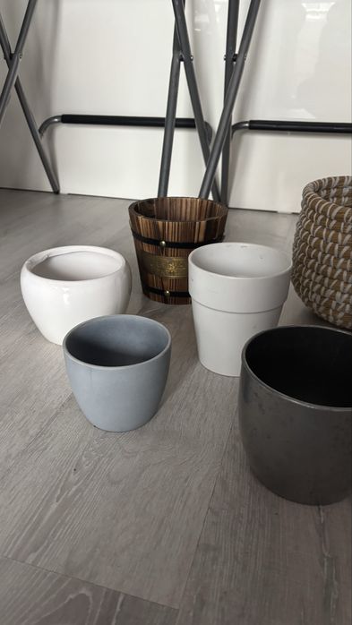 Zestaw 17 osłonek na doniczki