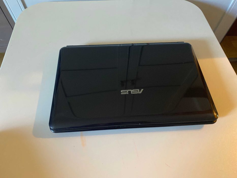 Laptop Asus K61ic 16 + myszka + klawiatura