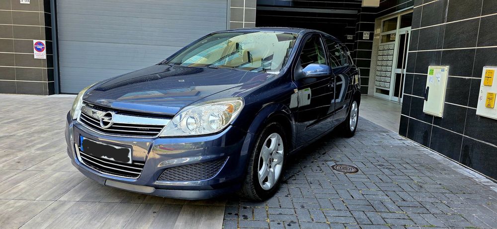 Opel Astra 1.3 CDTi Elegance