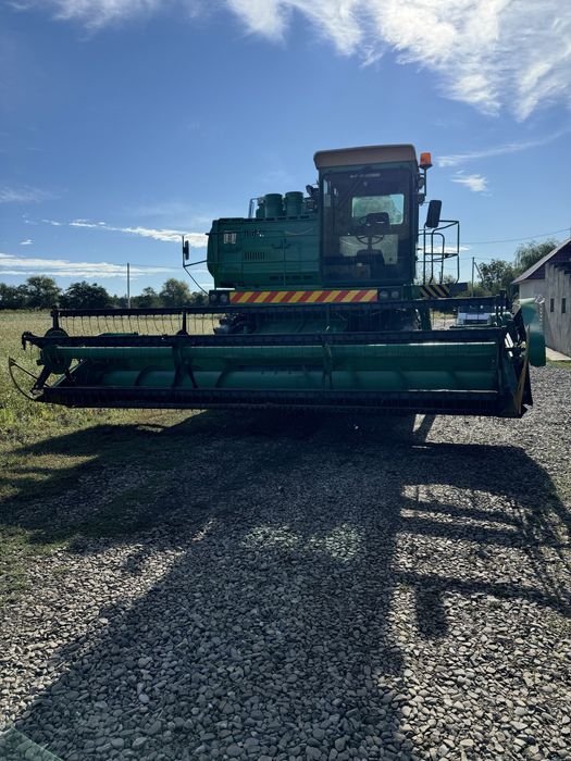 Комбайн Дон 1500б