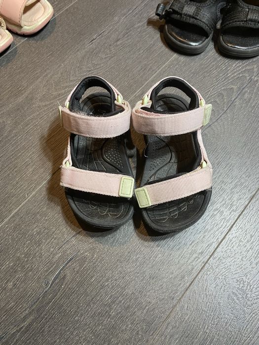 Сандали для девочки 23, 25