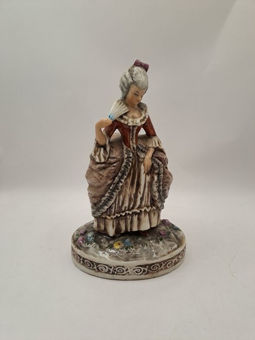 Статуетка. Статуэтка. Графенталь. Дама.