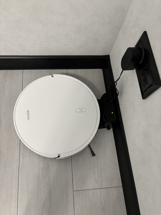 Продам робот пилосос Dreame Mova E10