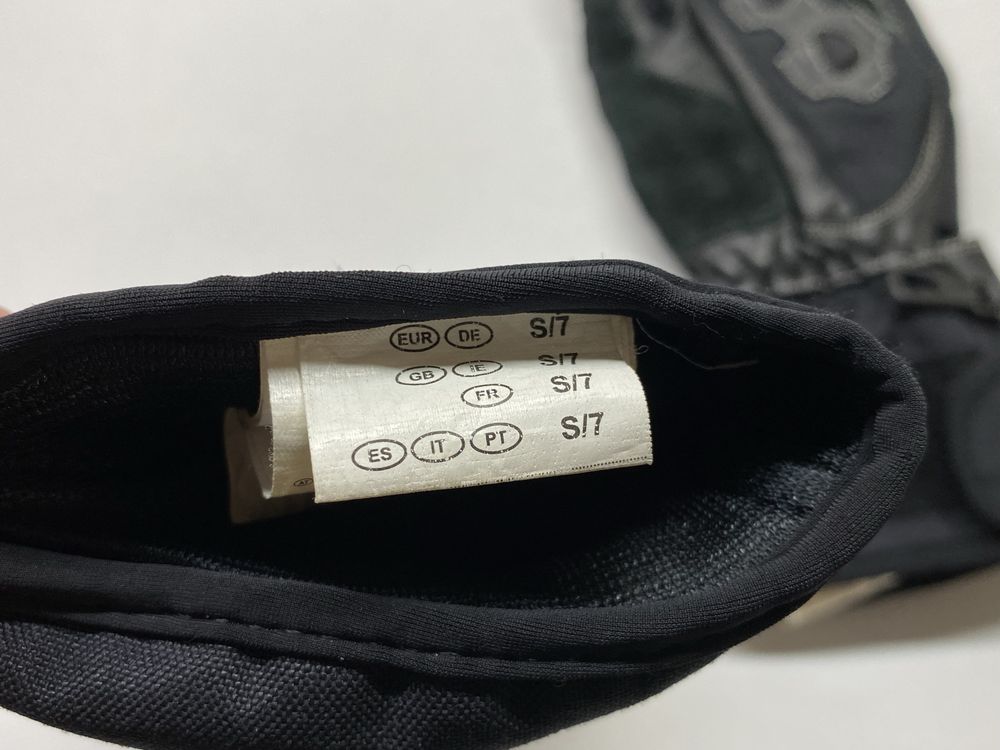 Luvas de Mota de Senhora