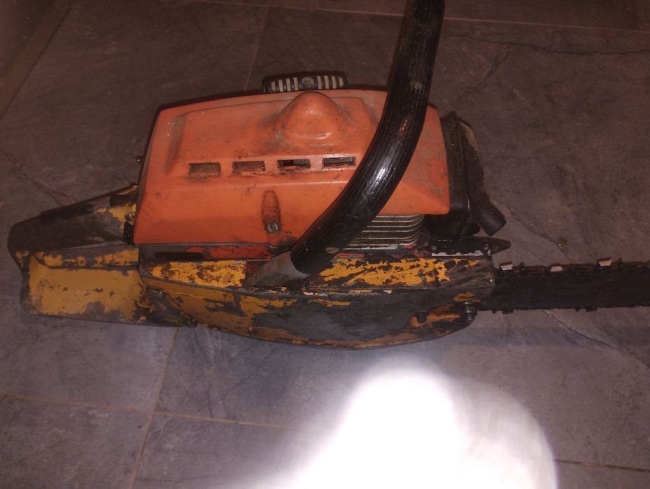 Pilarka Husqvarna gotowa do pracy