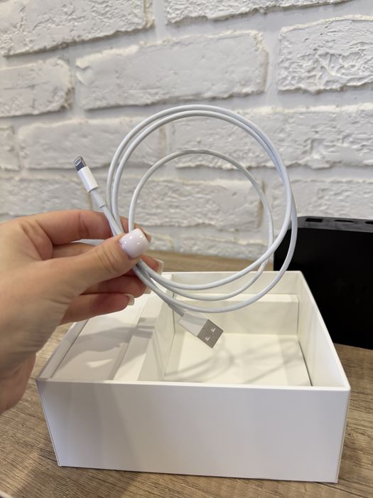 Продам Apple TV в ідеальному стані