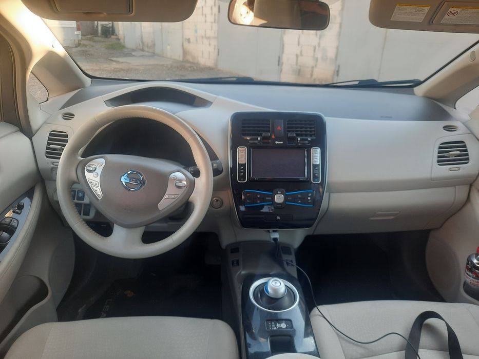 NISSAN LEAF 2012 рік