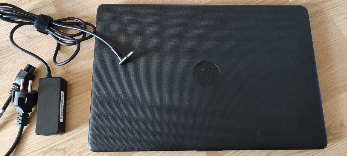 Laptop HP 15-bs008nw jak nowy