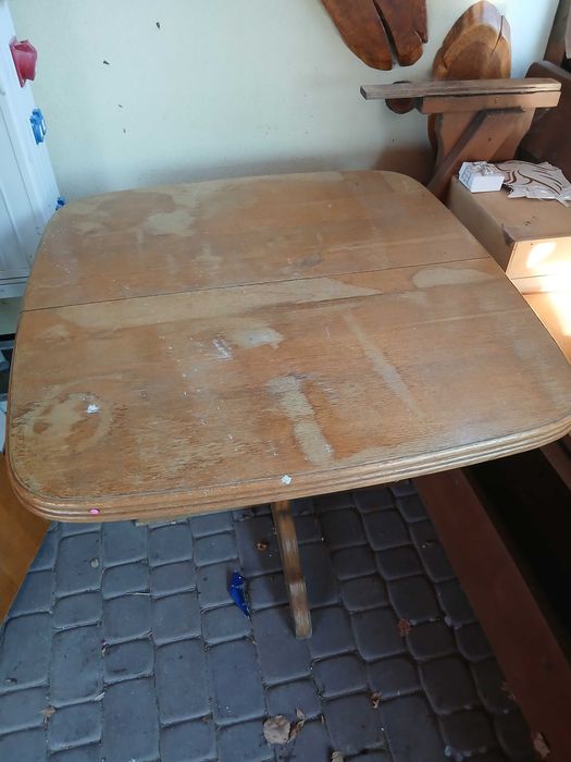 Stół wielofunkcyjny.