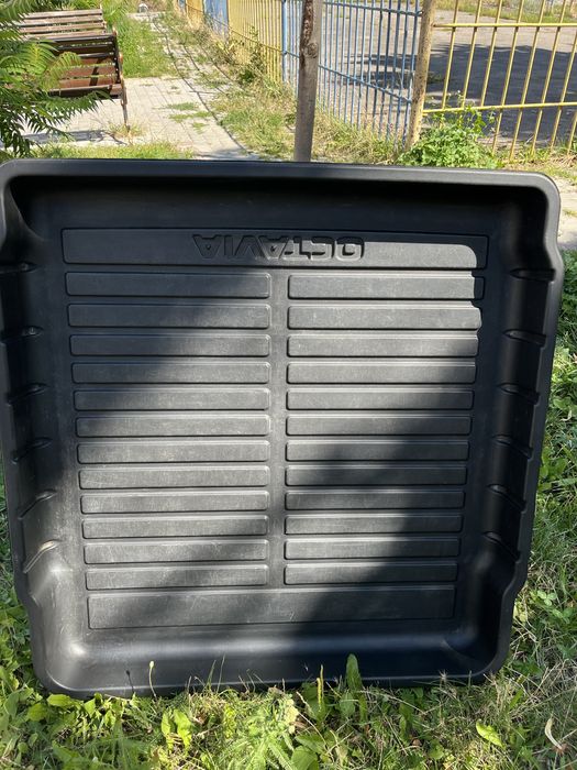 Продам оригінальний коврик(корито)в гарному стані