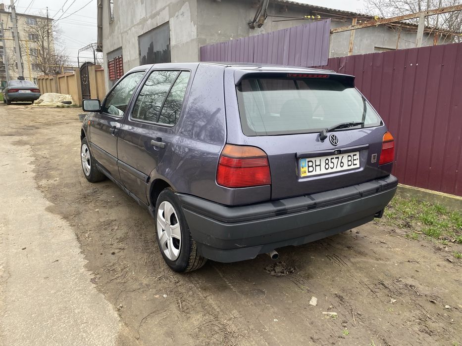 Продам гольф 3 1.8