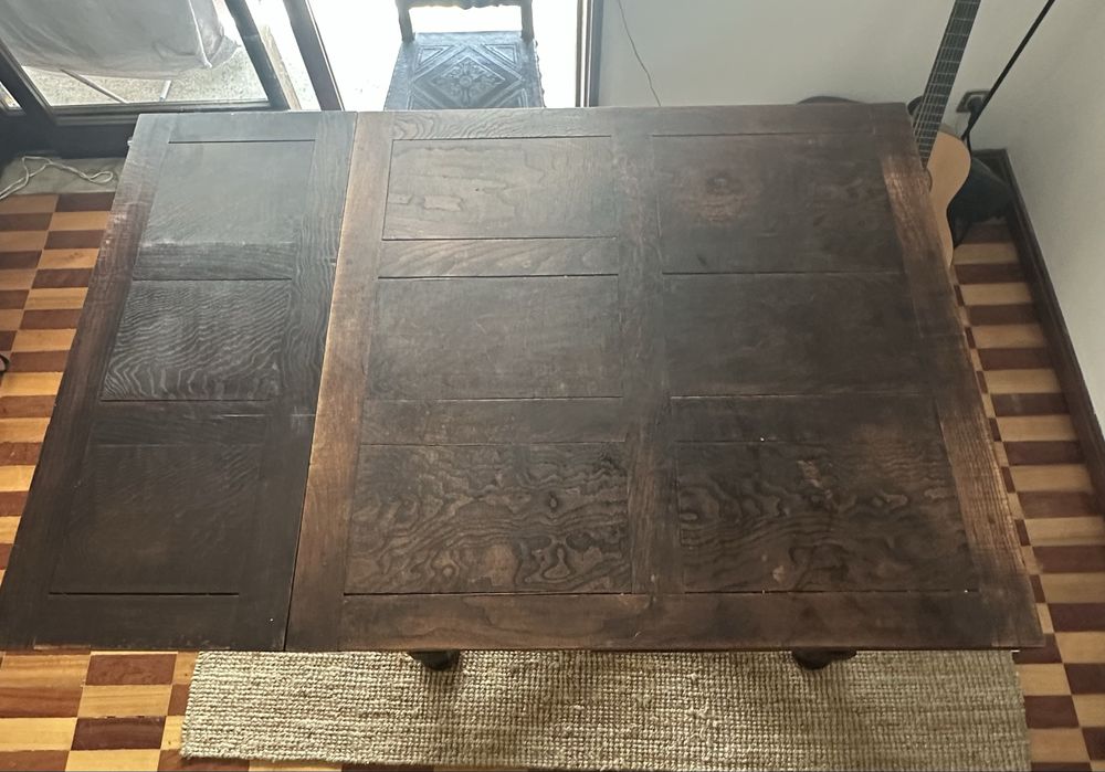 Mesa extensivel e 6 cadeiras estilo holandês