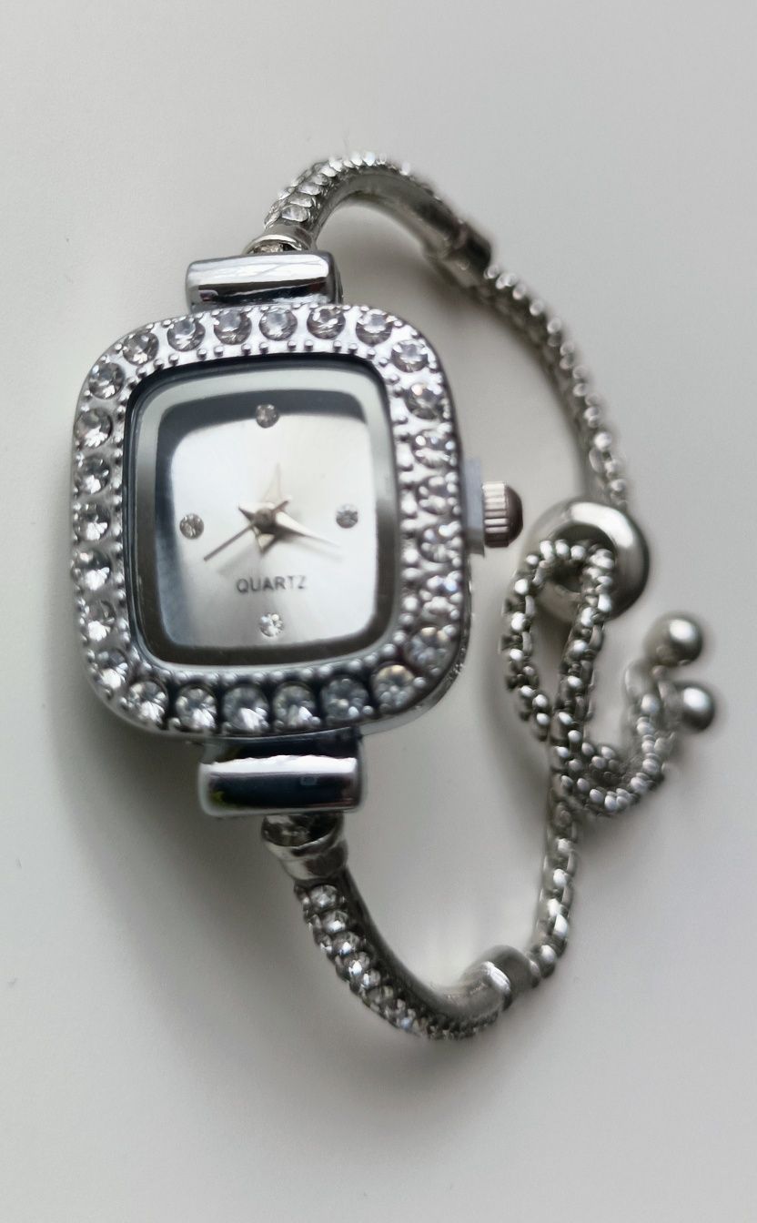 Zegarek damski plus zestaw biżuterii Nowy