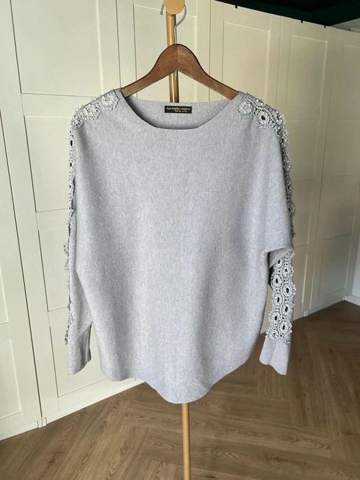 Szary sweter z wełny merino i kaszmiru marki Les Etoiles Claires