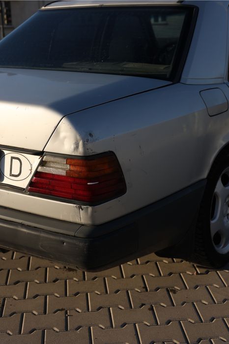 Mercedes-Benz W124 200D