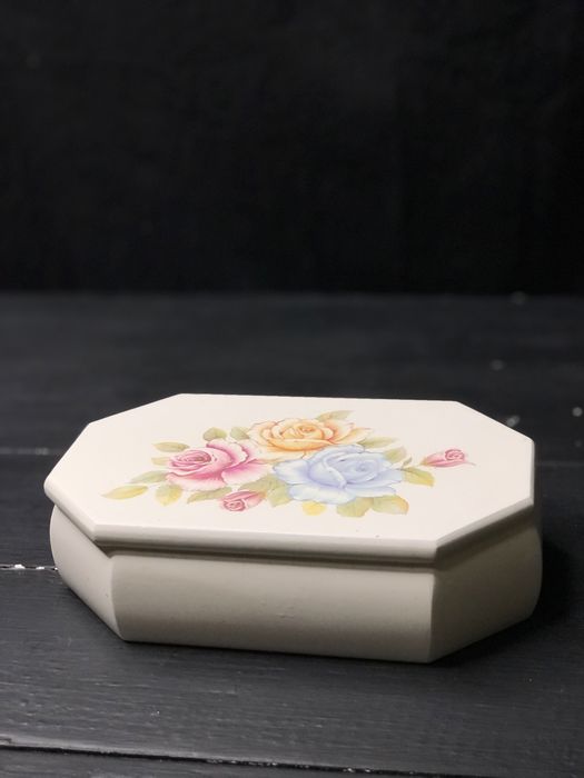 Скринька для прикрас