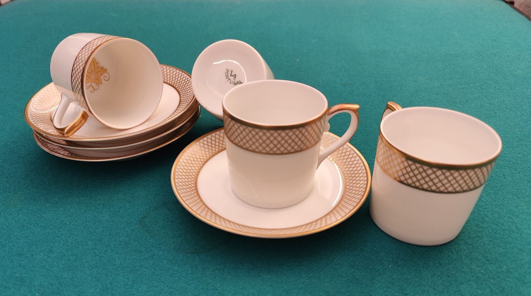 Colecção 4 chávenas de café Vista Alegre