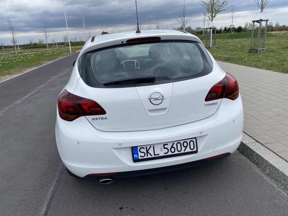 Astra J 1.4T 140kM przebieg 135tys. 2010r +Alufelgi lato r19