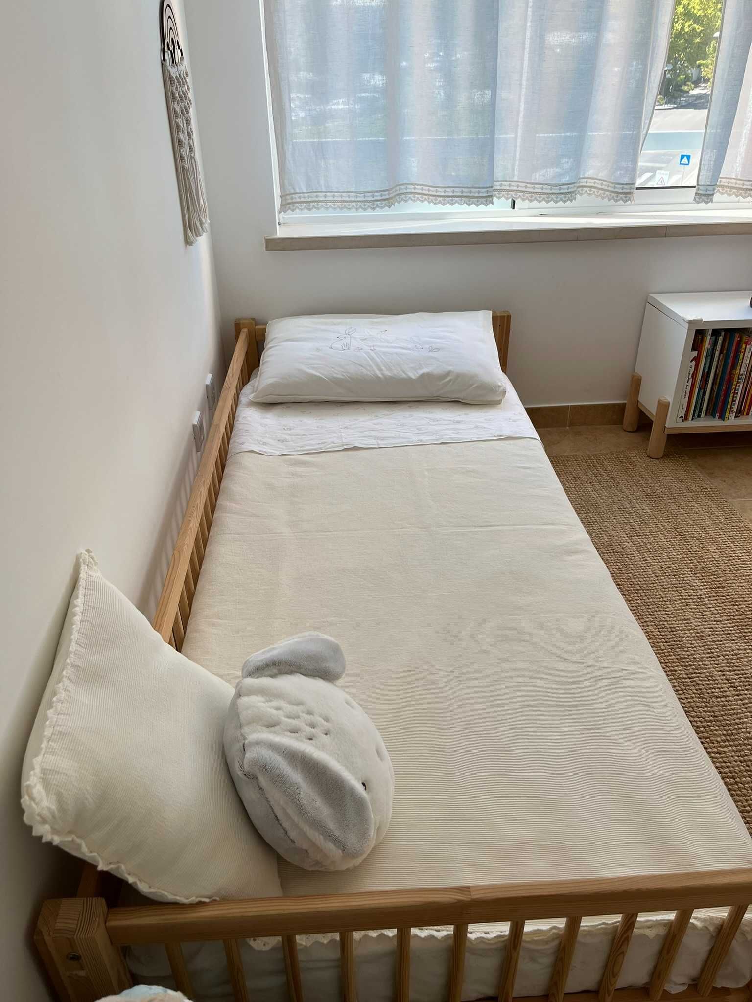 cama de criança Montessori