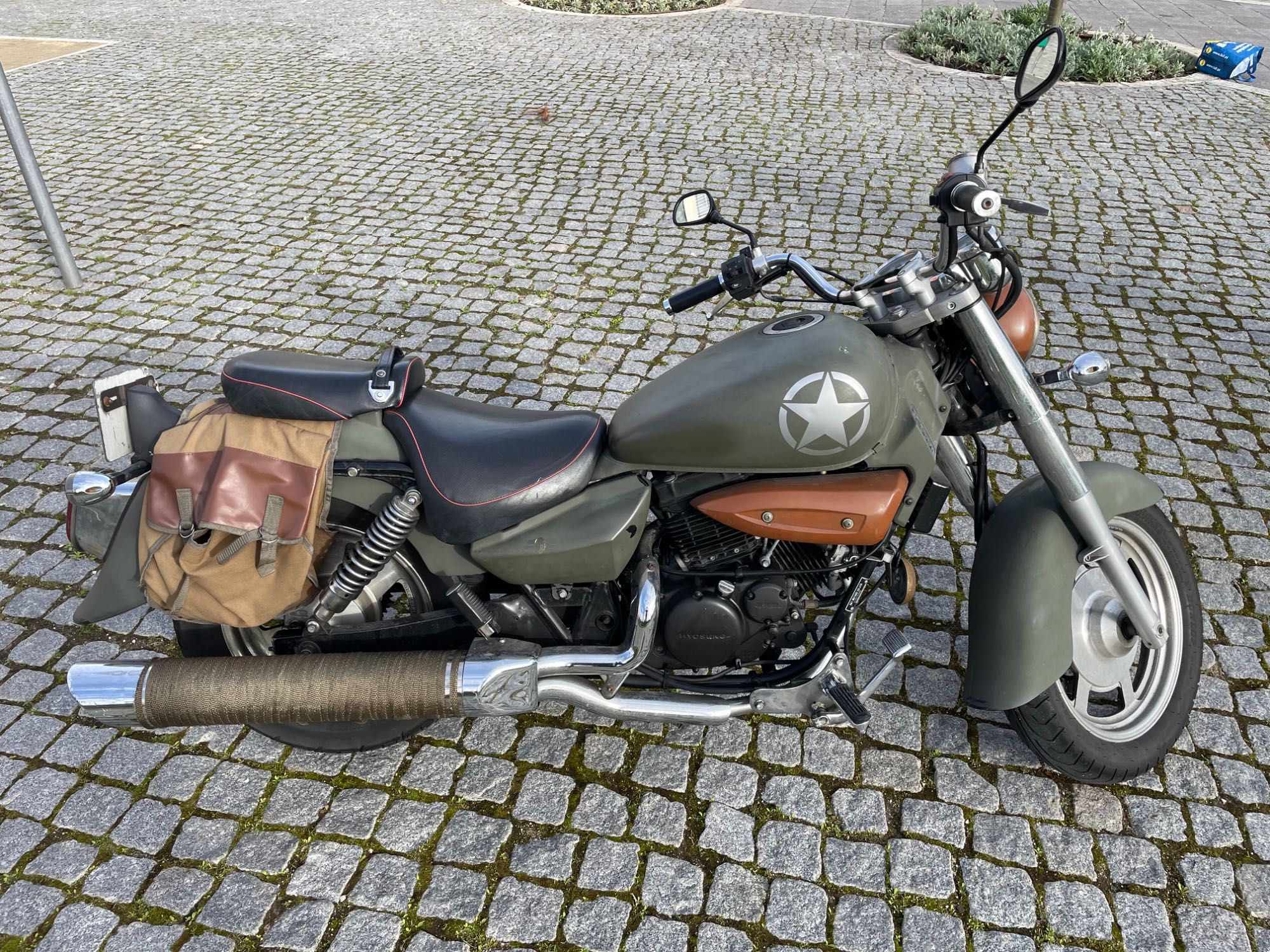 Mota Hyosung Aquila GV